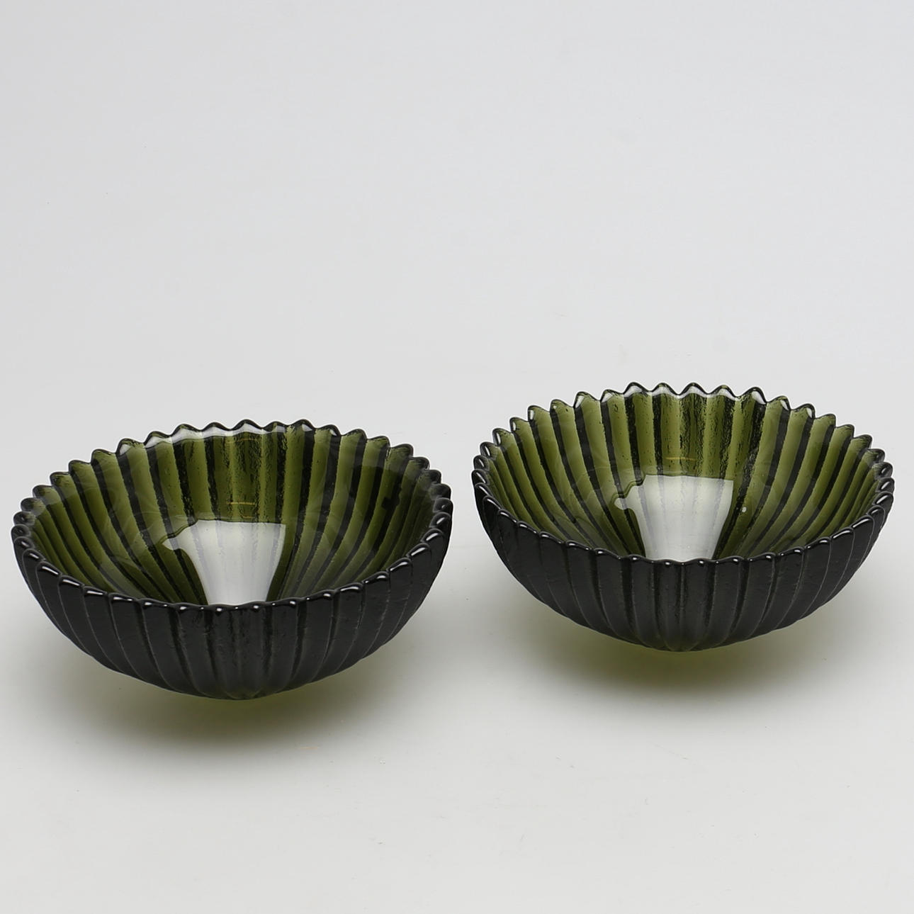 SKÅLAR. 2 st. Skruf glasbruk, Småland.