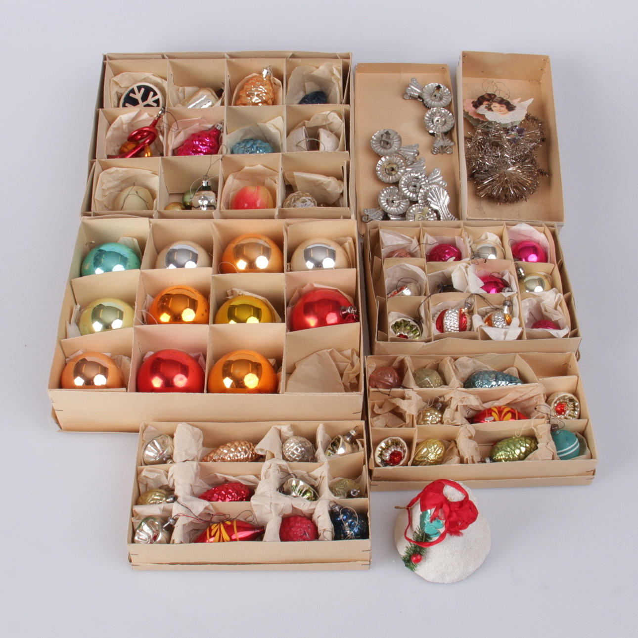 JULGRANSDEKORATIONER, 78 delar, 1800/1900-tal.