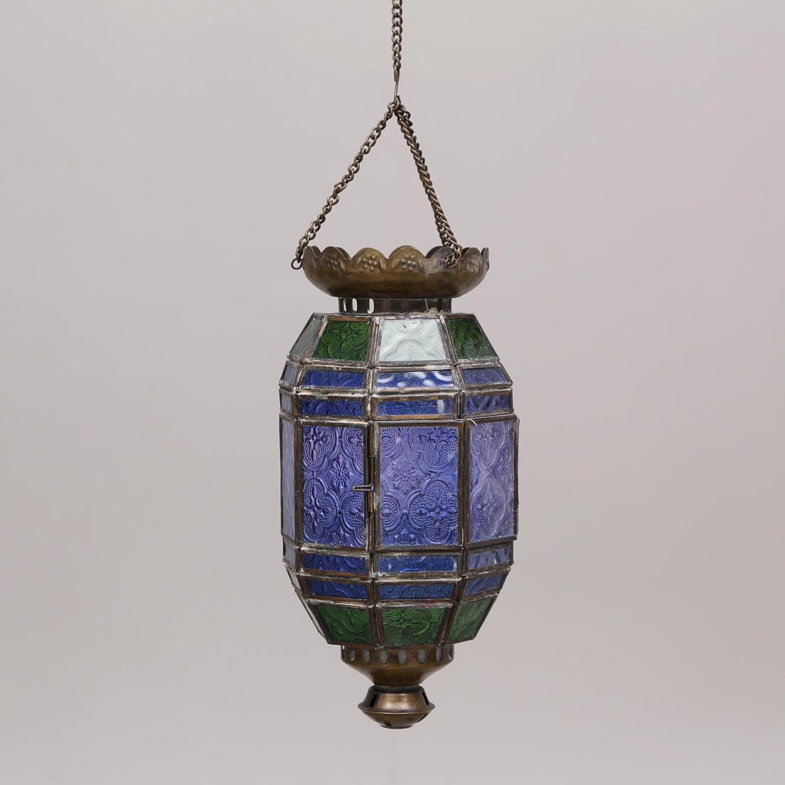 TAKAMPEL, infattat färgat glas, höjd ca 36 cm.