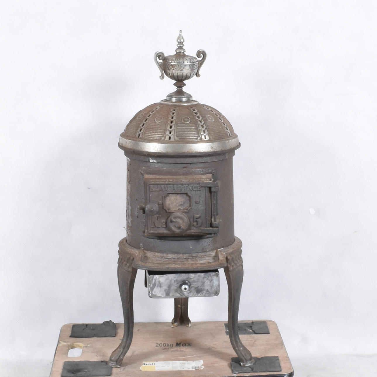 STOVE, cast iron, Kallinge, no 5.