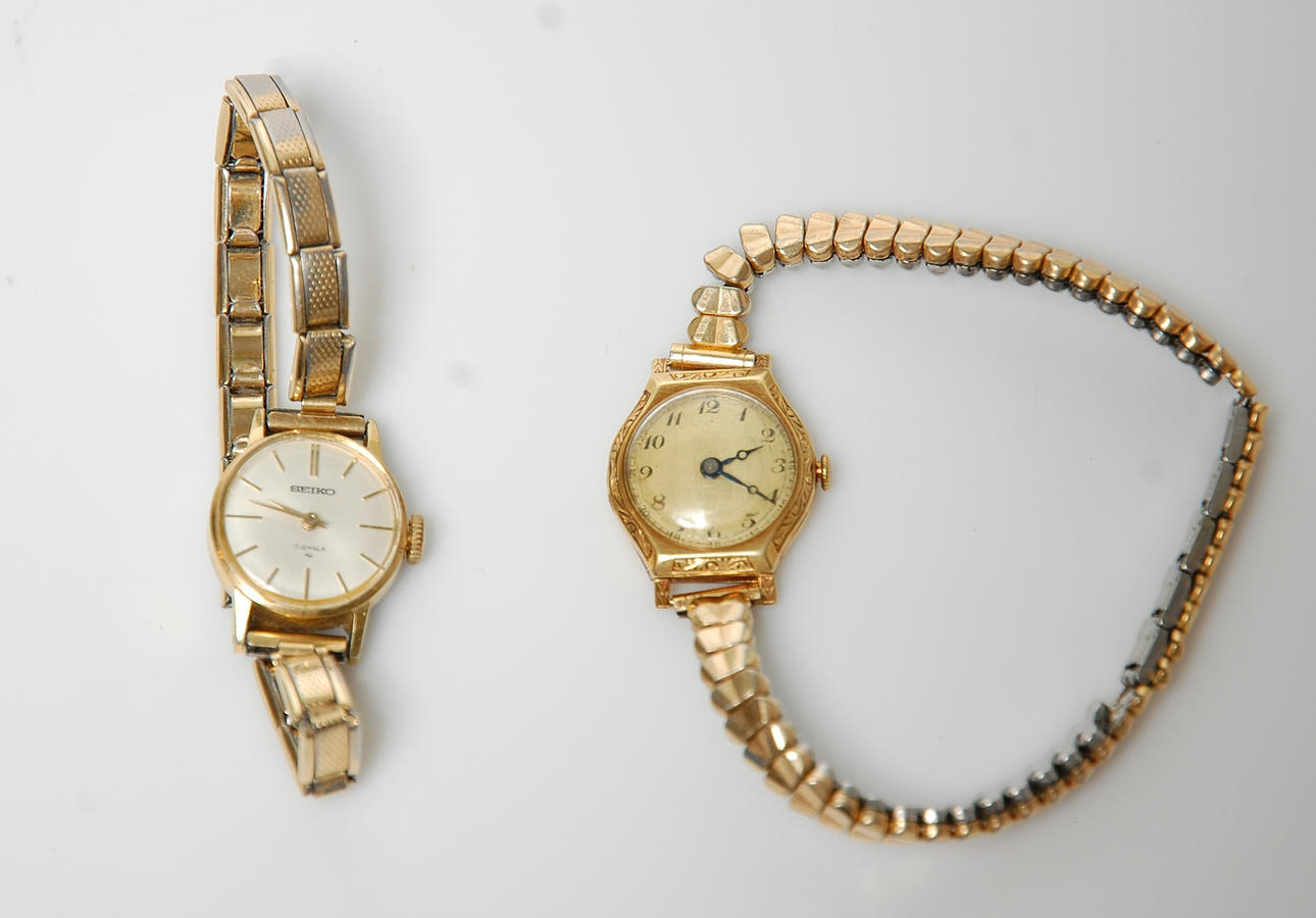 DAMARMBANDSUR,2 st, 1st 14 K guld, 1930-40-tal.