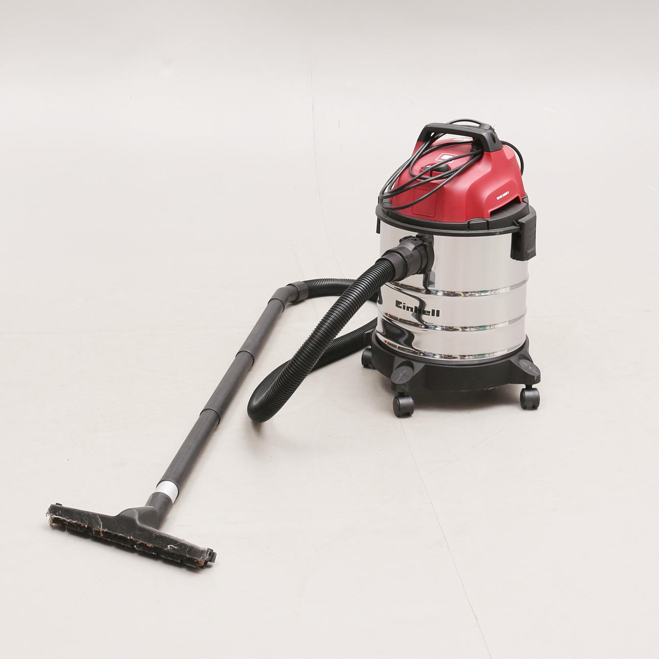 GROVDAMMSUGARE, Einhell, TH-VC 1820 S, samtida.