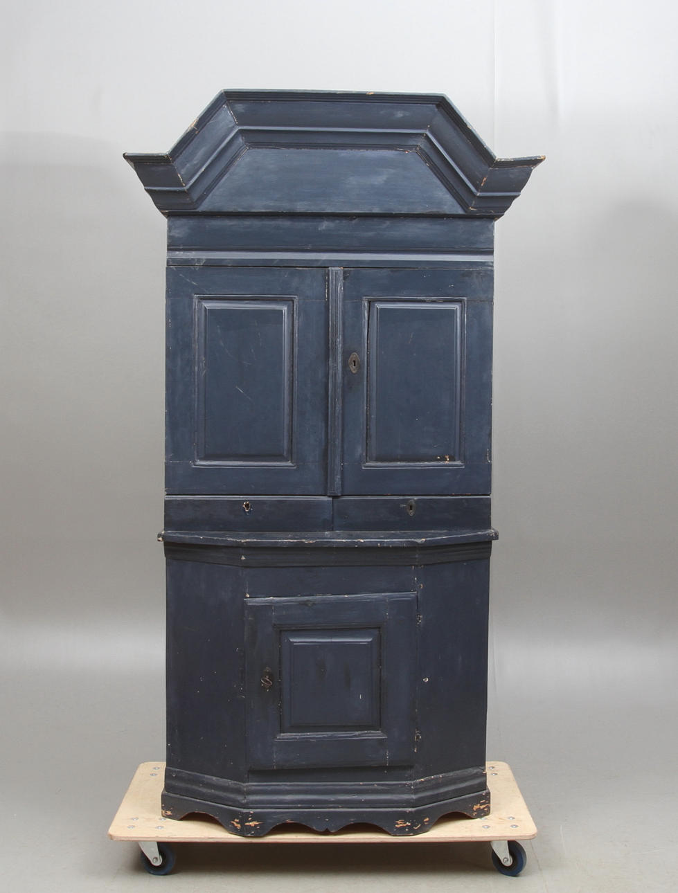 SKÅP, allmoge, daterat 1741.