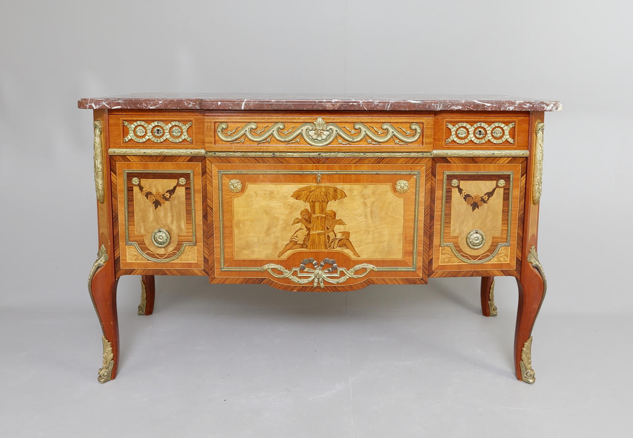 BYRÅ, Gustaviansk stil, Hauptkopia, 1900-tal.