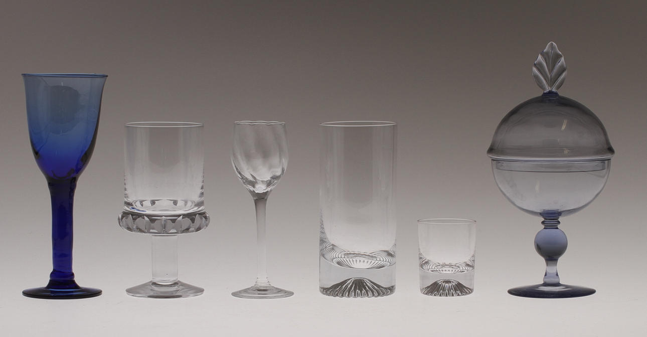 PARTI GLAS, 41 delar, bland annat Calypso, Vicke Lindstrand, Kosta.