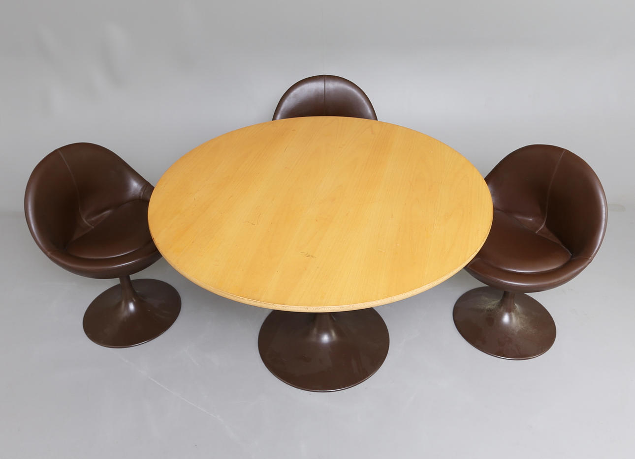 MATGRUPP, 3 st Fåtöljer, samt bord, Design Bröderna Johanson, Markaryd 1960-tal.