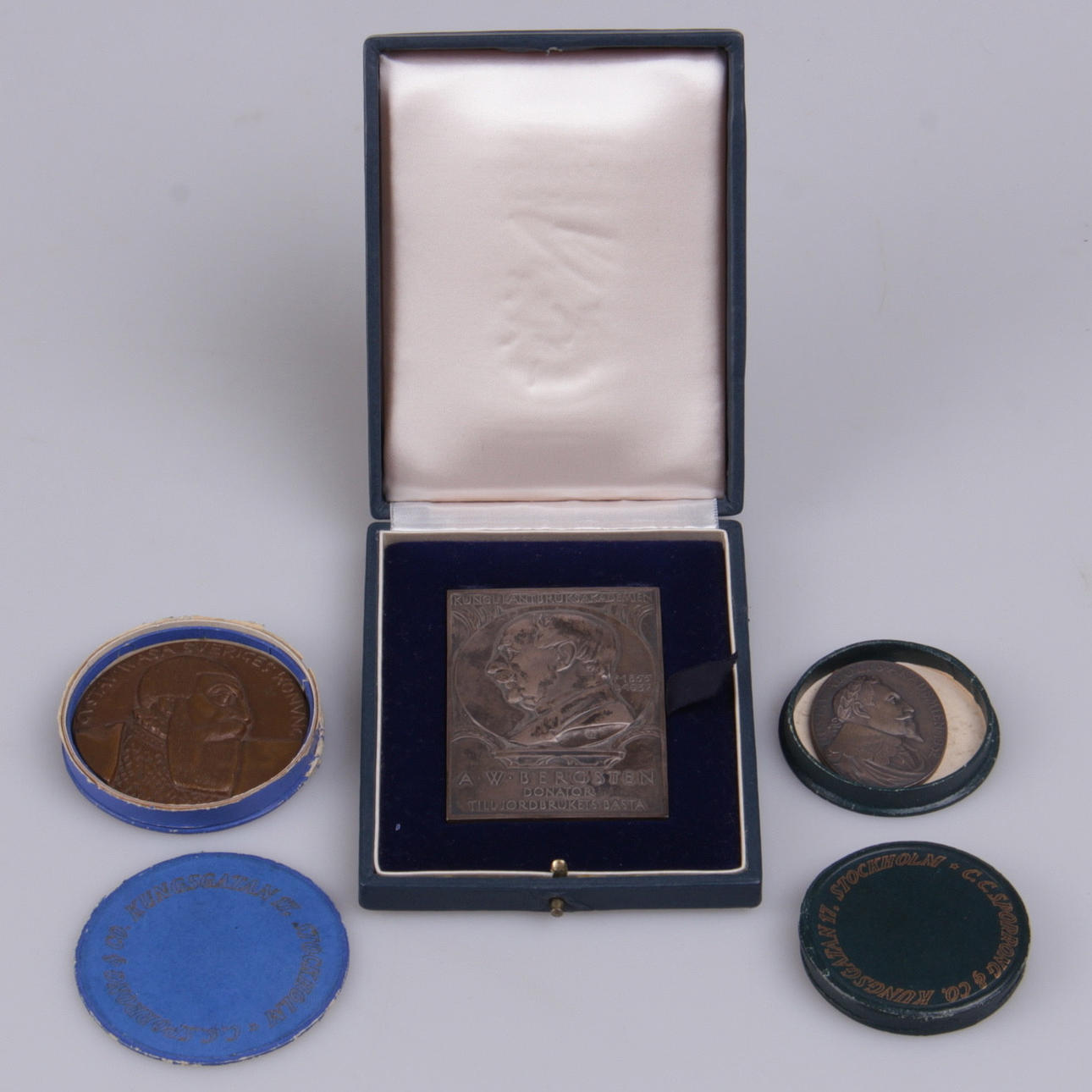 MEDALJER, 3 st. Silver och brons, delvis C.C Sporrong & Co.