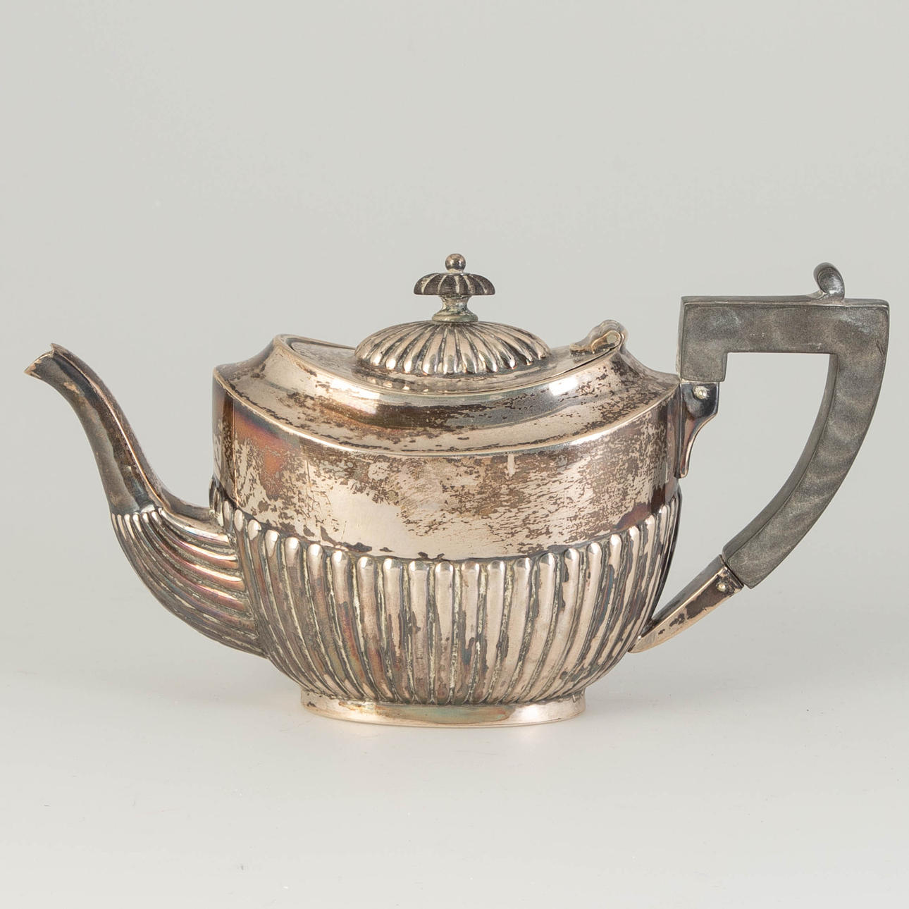 Small teapot, "Queen Anne", 925 silver, Sheffield, 1896.