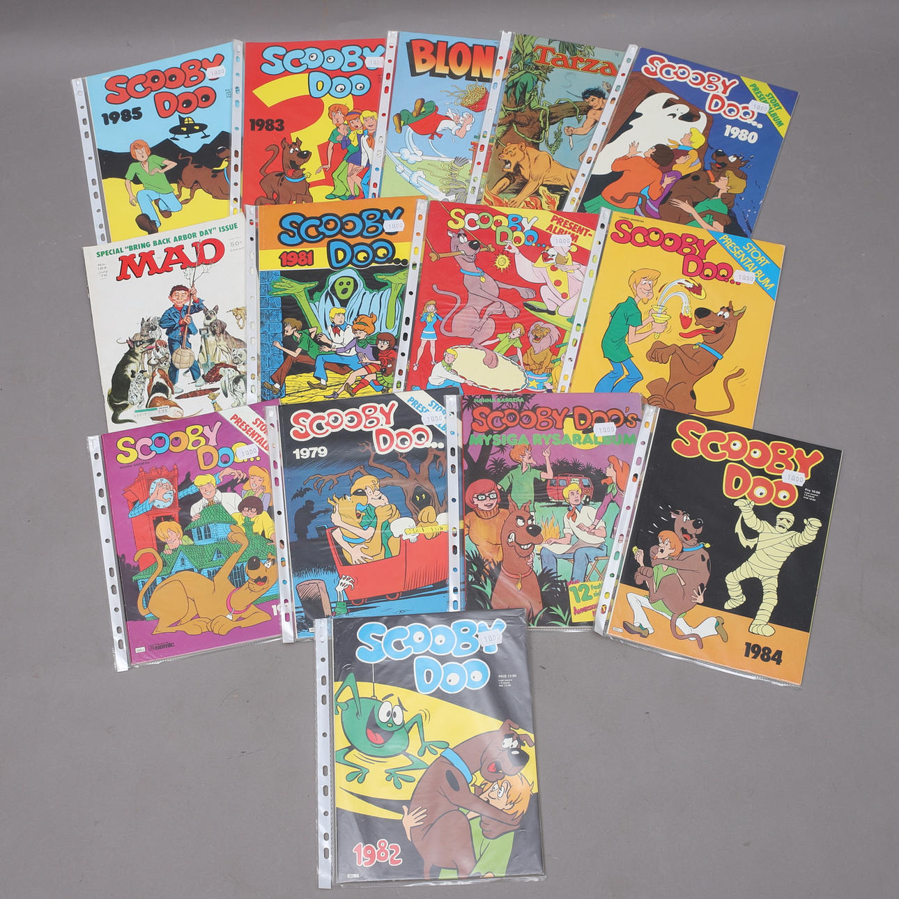 COMIC MAGAZINES, 14, i.a. Scooby Doo, 1960s/70s/80s.