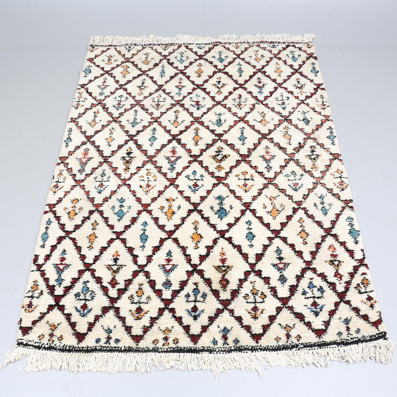 MATTA, ca 221x167 cm, ull, Marocko, 1960-tal.