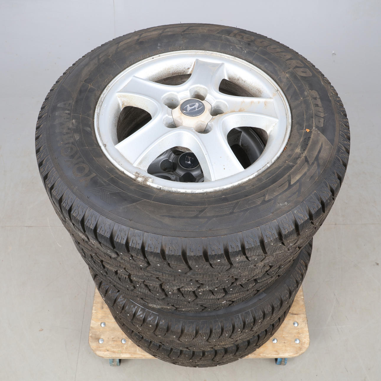 FÄLGAR & DÄCK, Yokohama,16 Tum.