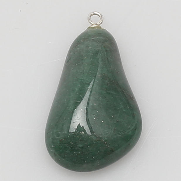 ANHÄNGER. Grüner Stein. Jade?.