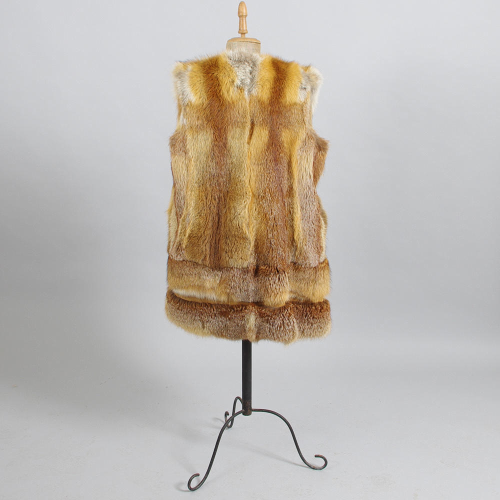 PÄLSVÄST samt 2 svansar, räv.