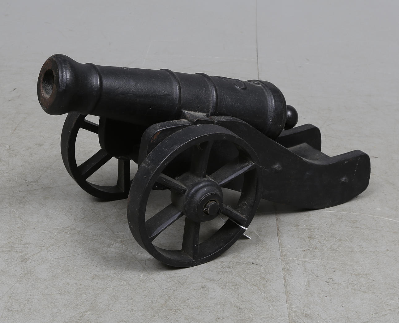 SALUTKANON på LAVETT, gjutjärn, Stavsjö bruk, 1900-tal.