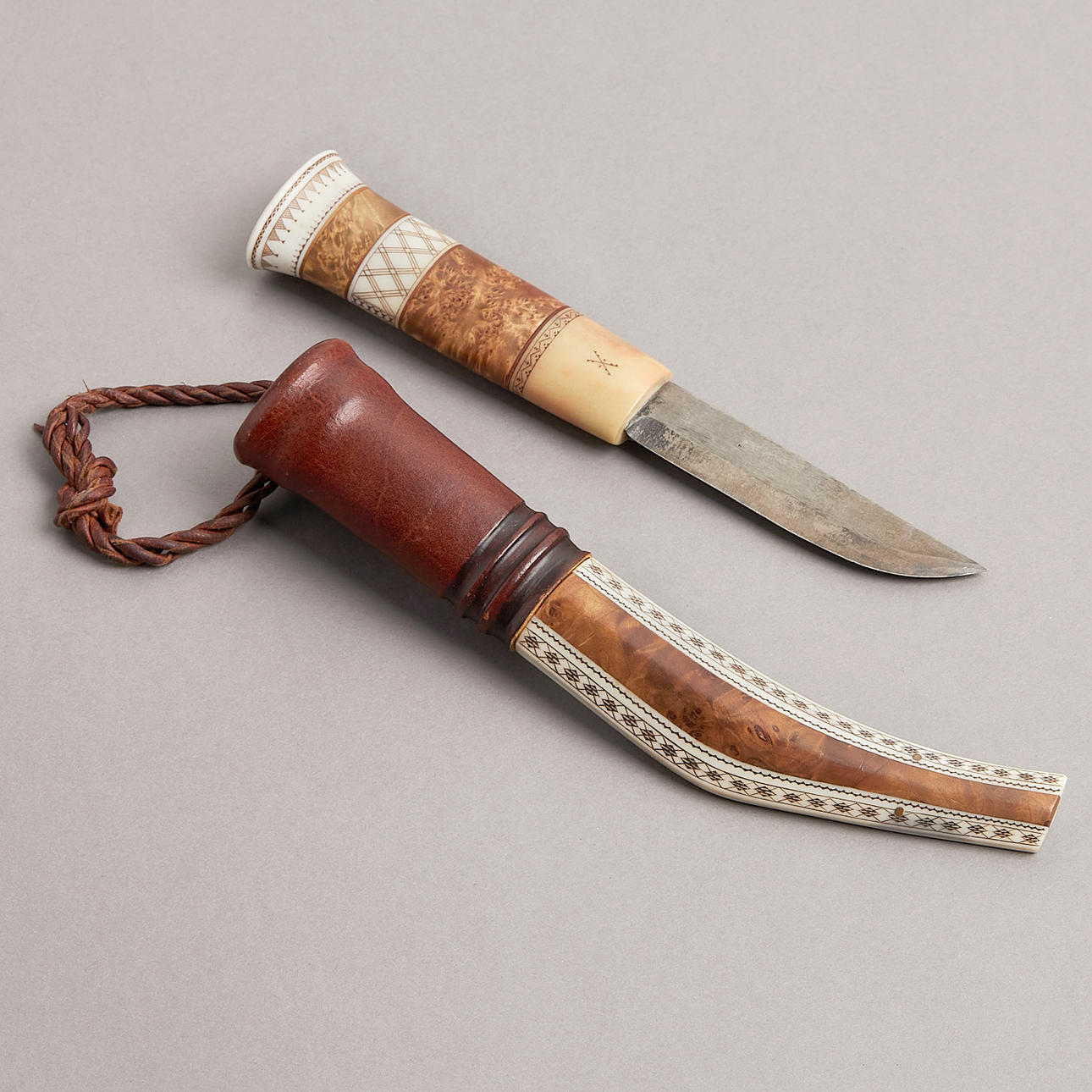 SVANTE LARSSON. Cuchillo de medio asta, tipo Sami.