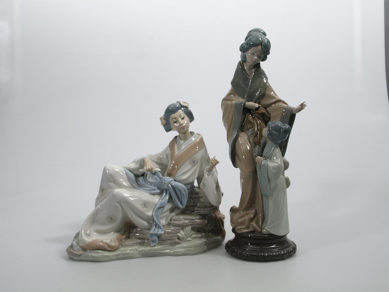 FIGURINER, 2 stycken, Japanskor, Nao.