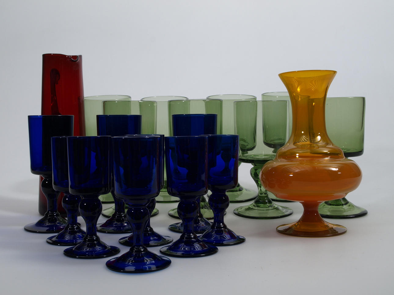 PARTI GLASFÖREMÅL, 19 delar, bland annat Reijmyre.