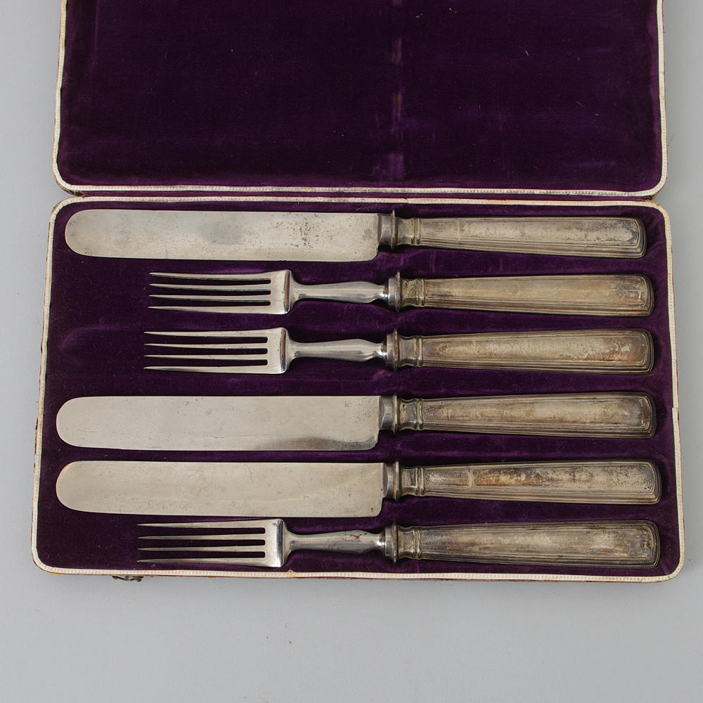 BESTICKSETUI, 3 gafflar samt 3 knivar.