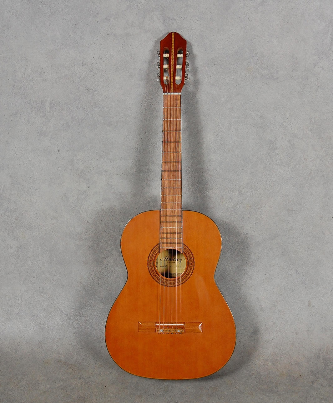 GITARR, Almirez mod nr B 310.
