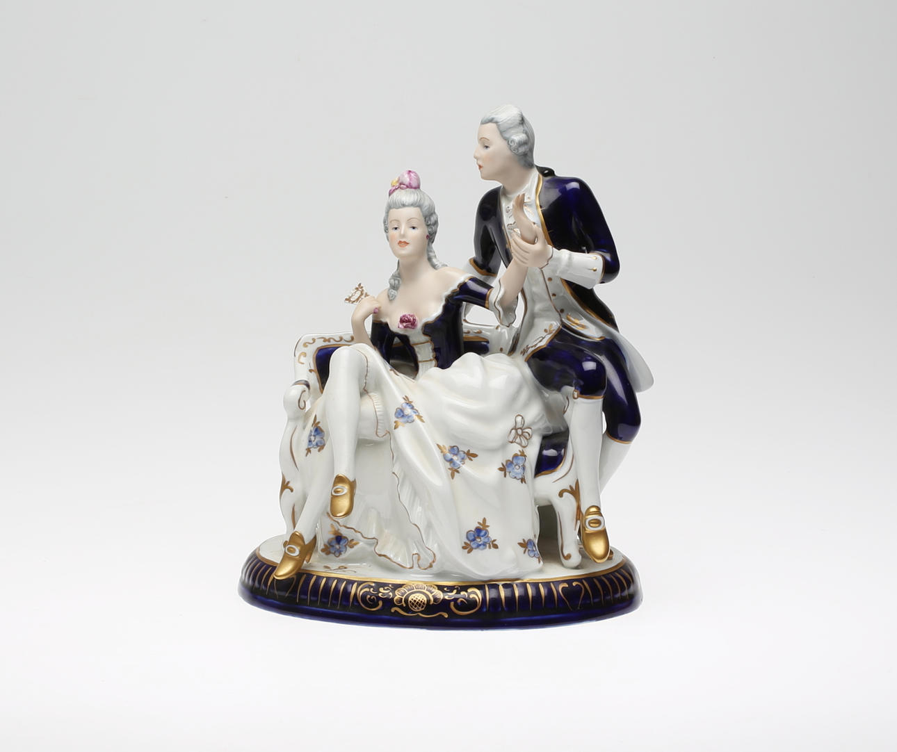 FIGURIN, Porslin, "Par i soffa"royal dux.