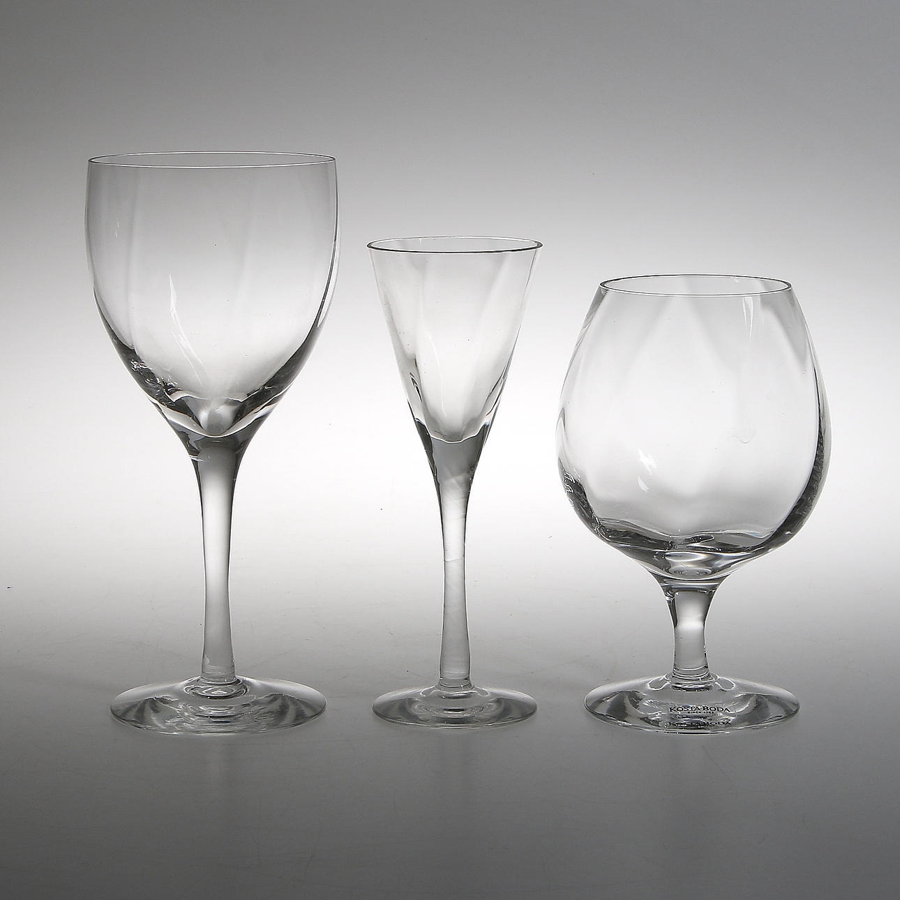 GLASSERVIS, 17 delar, "Chateau", Bertil Vallien, Kosta Boda.