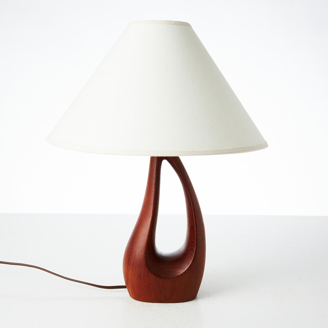 BORDSLAMPA, teak, 1950/60-tal.