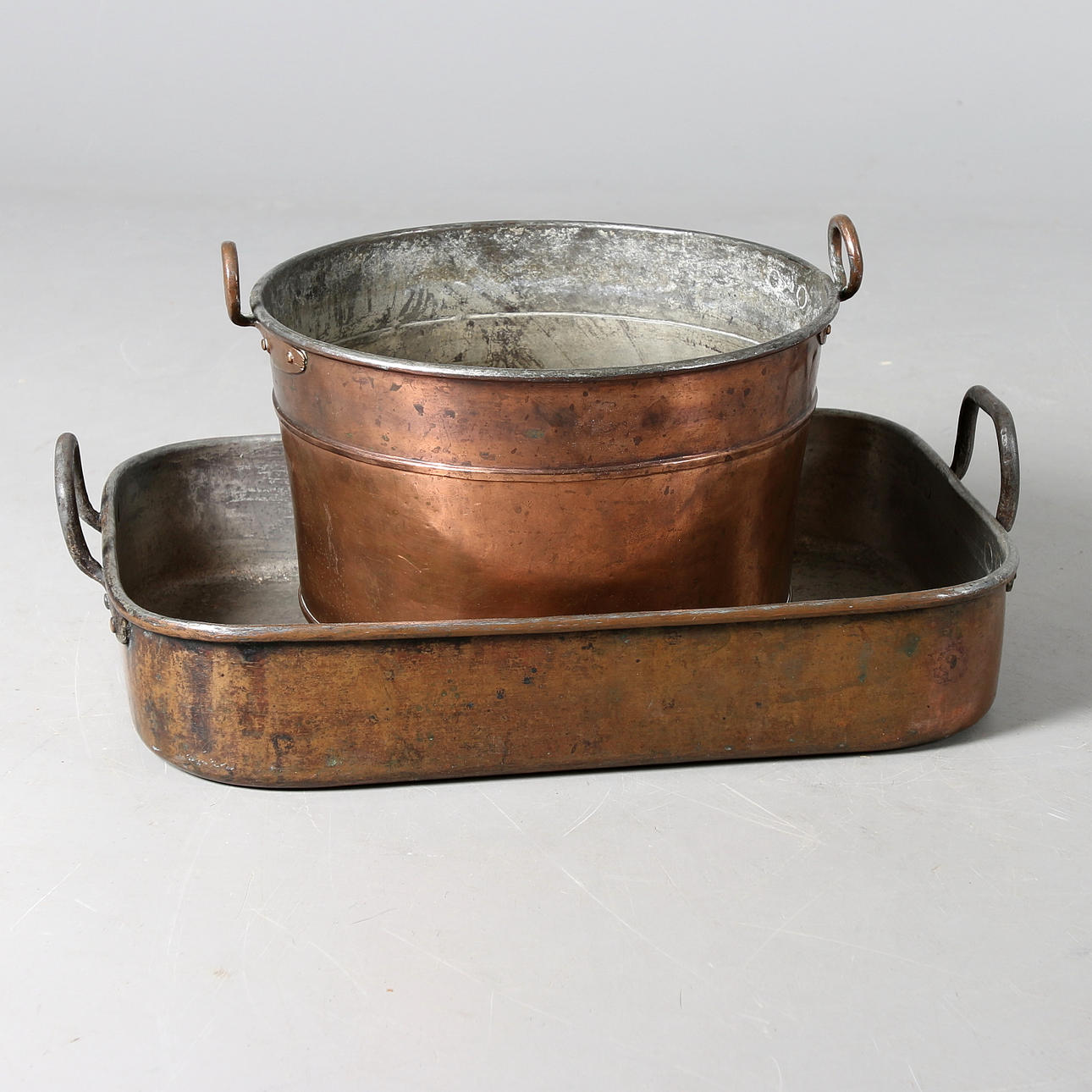 UGNSFORM och GRYTA, koppar, allmoge. 1800-tal.