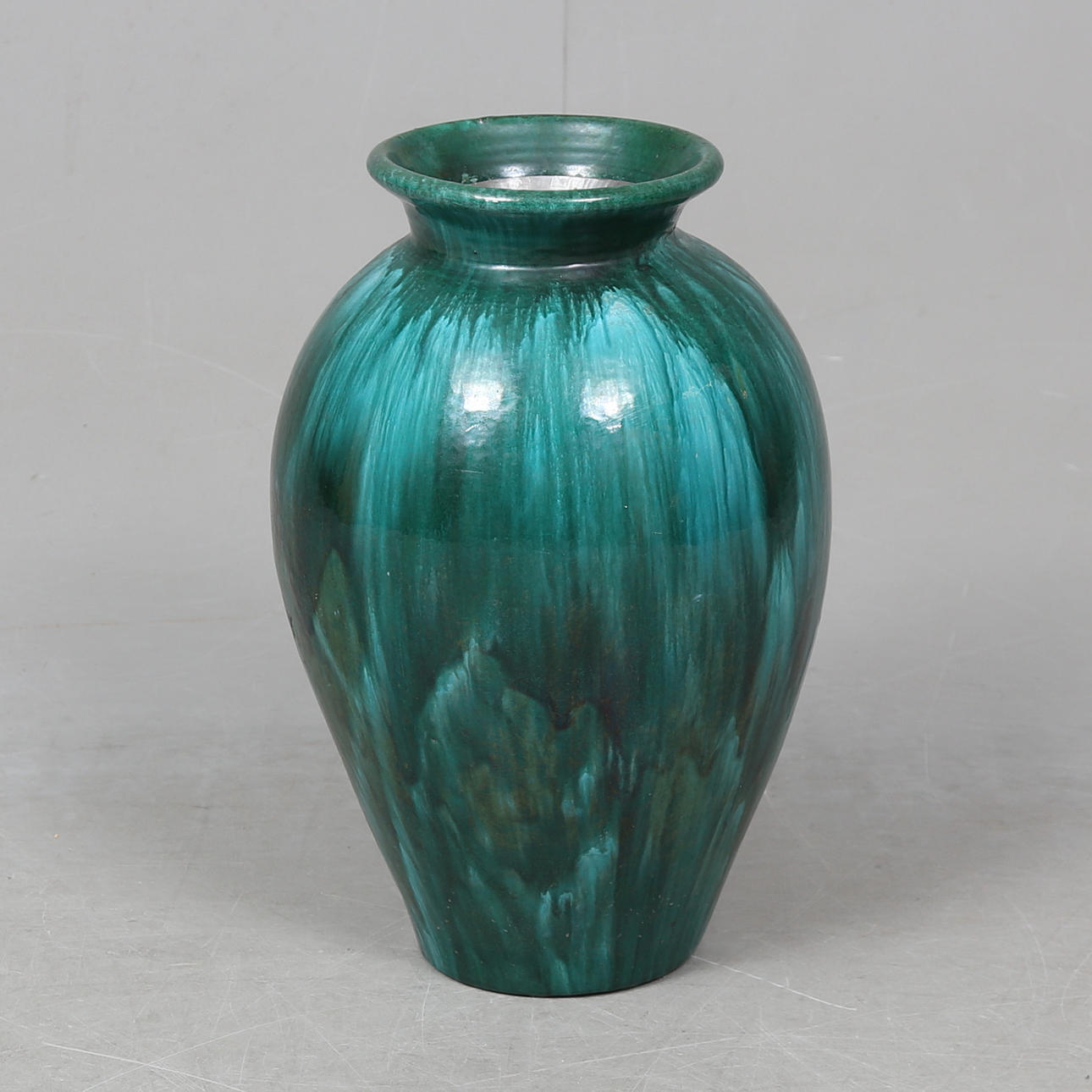 GOLVVAS, keramik, signerad, 1900-tal.