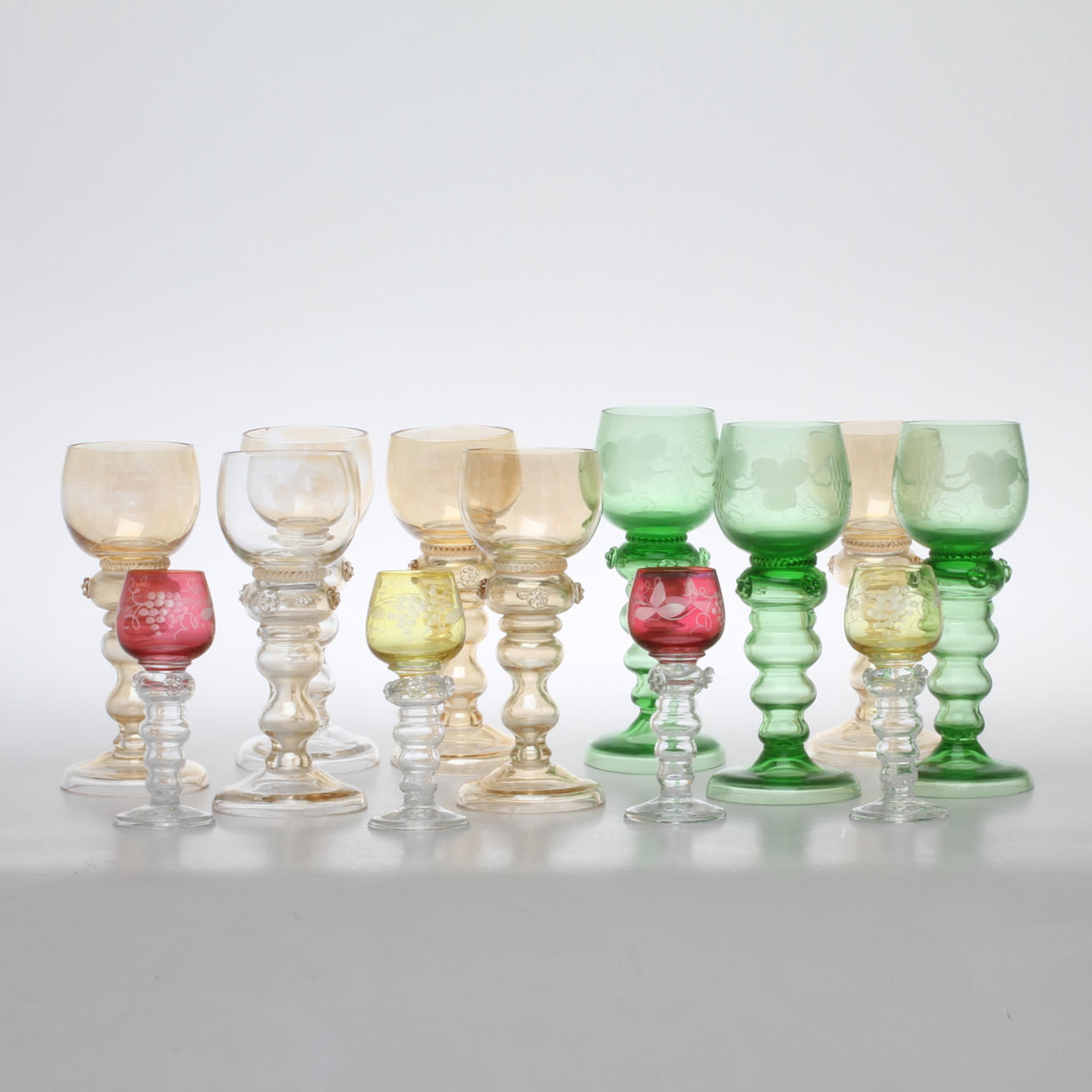 REMMARE, 9 st, glas, 1900-tal.