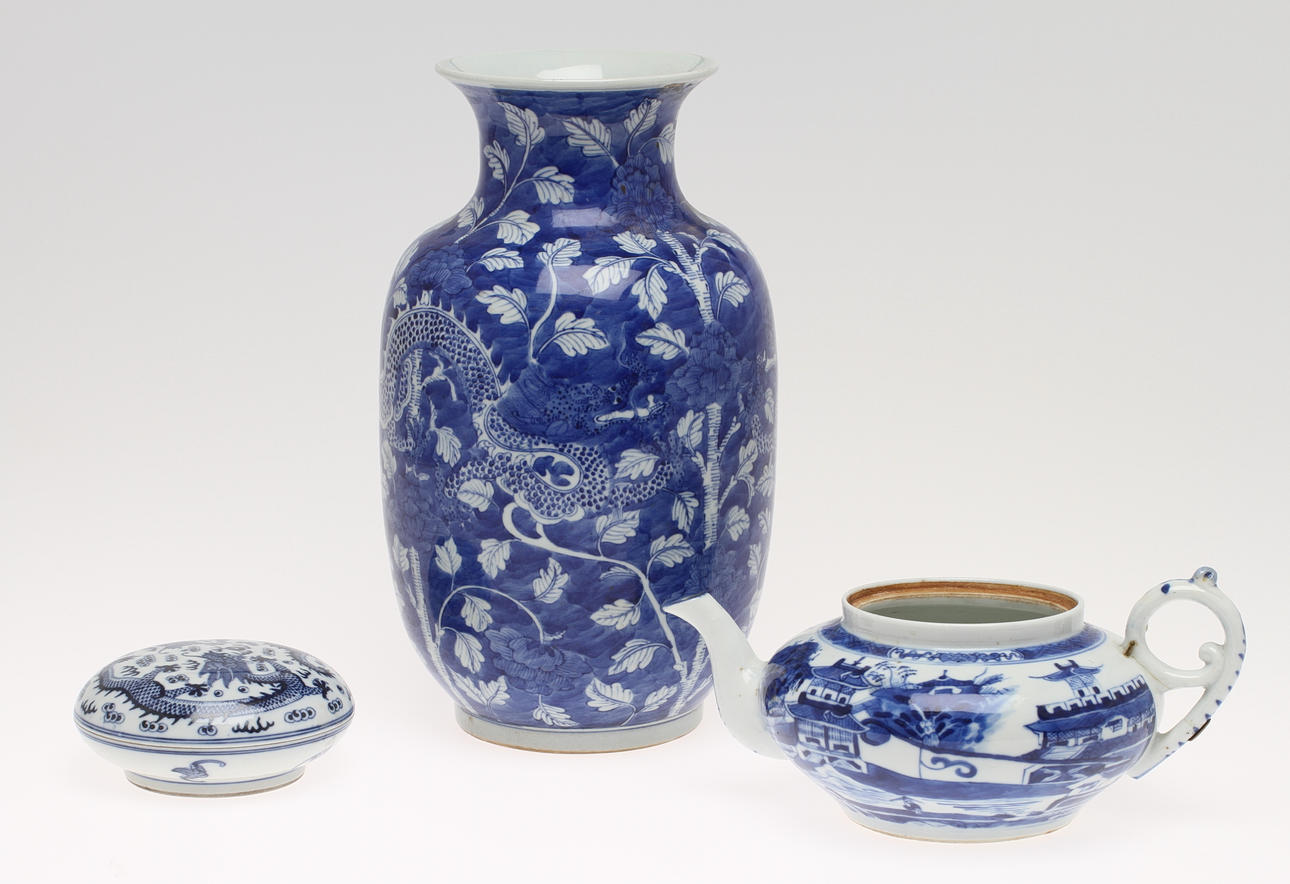 VAS, DOSA med lock, TEKANNA, porslin, Kina.