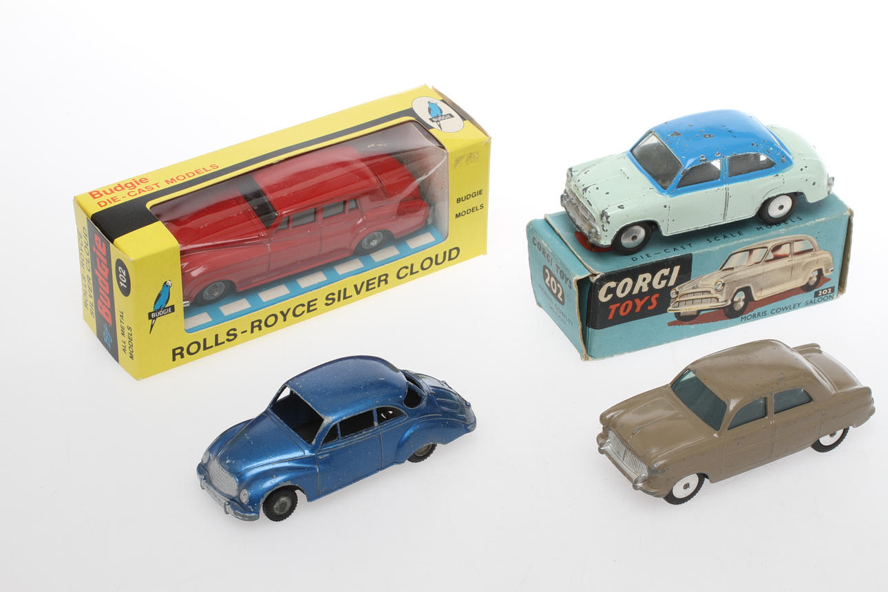 MODELLBILAR. BUDGIE, LION CAR och CORGI. 4 stycken med 2 originalkartonger.