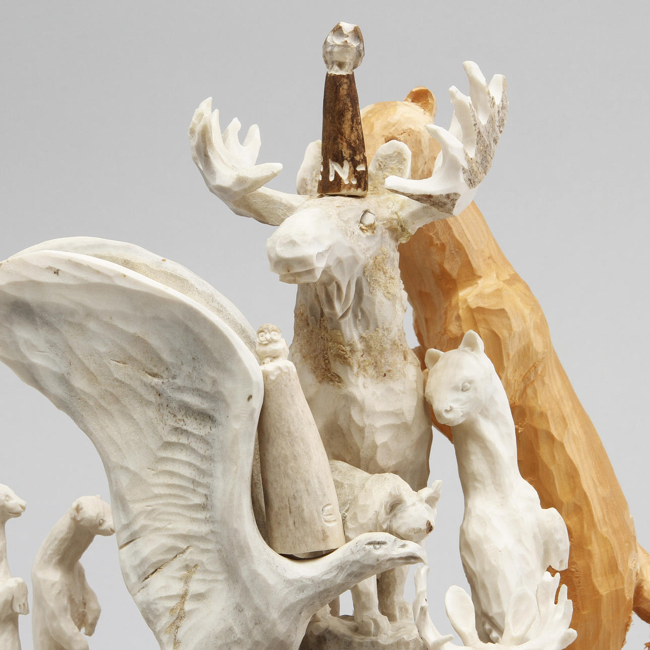 ERIK NORBERG. Skulpturer, 12 st, trä och ben, monogramsignerade och daterade.