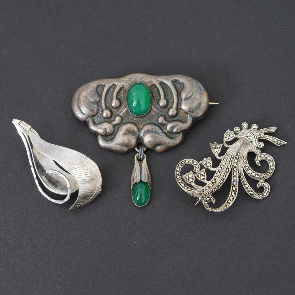 BROSCHER, 3 stycken, silver.