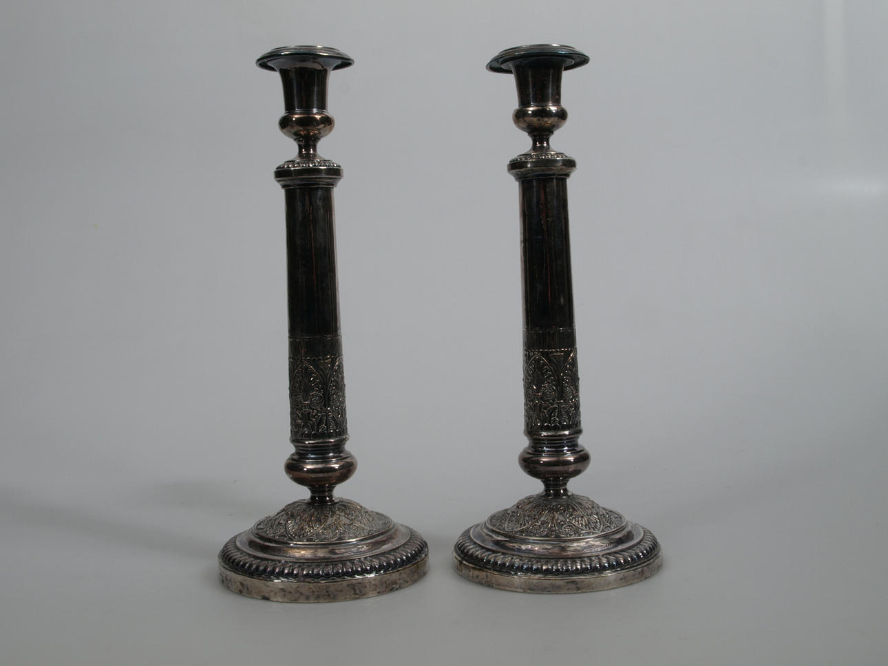 LJUSSTAKAR, ett par, Sheffield Plate, 1800-tal.