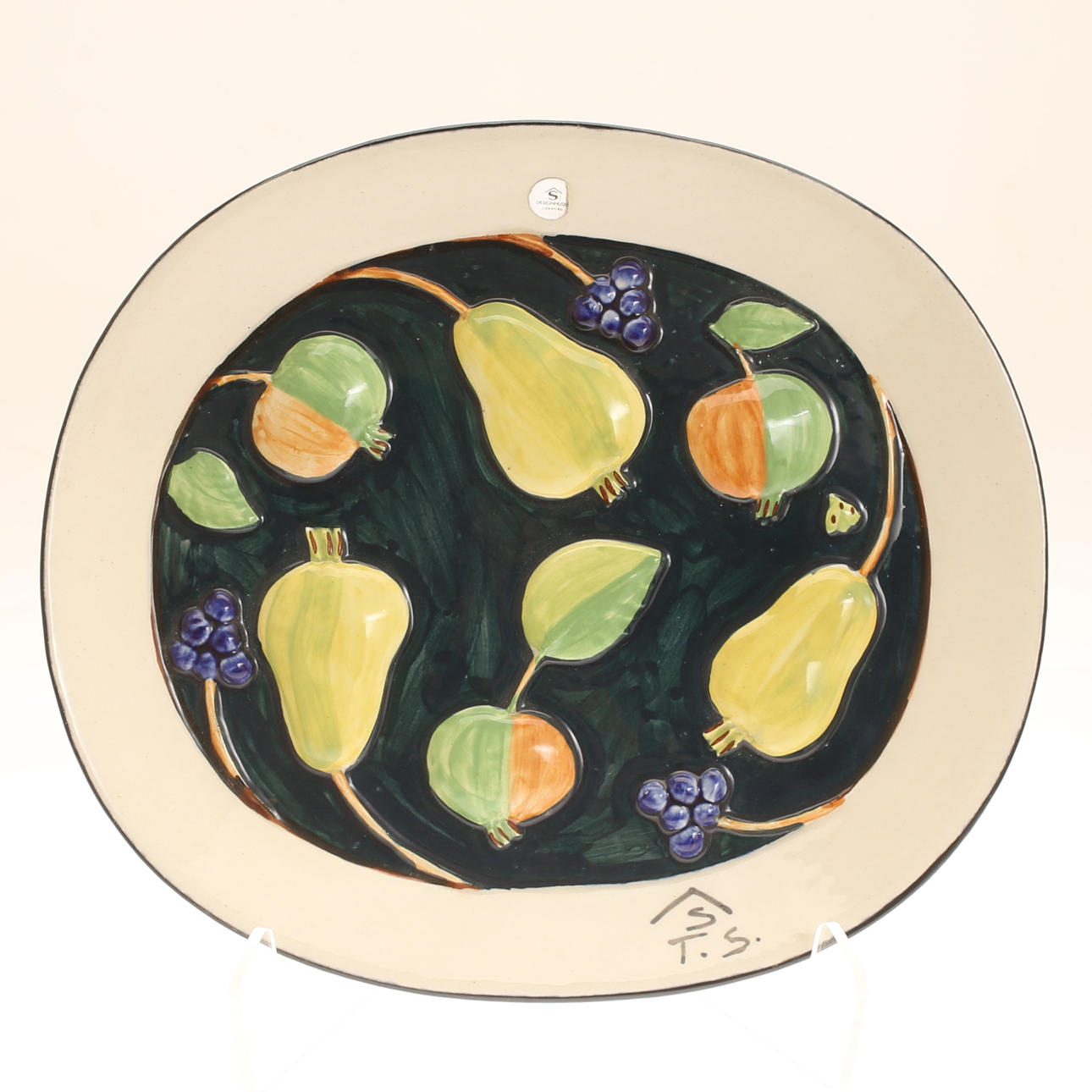 TIMO  SARVIMÄKI. Väggfat, stengods, Designhuset.