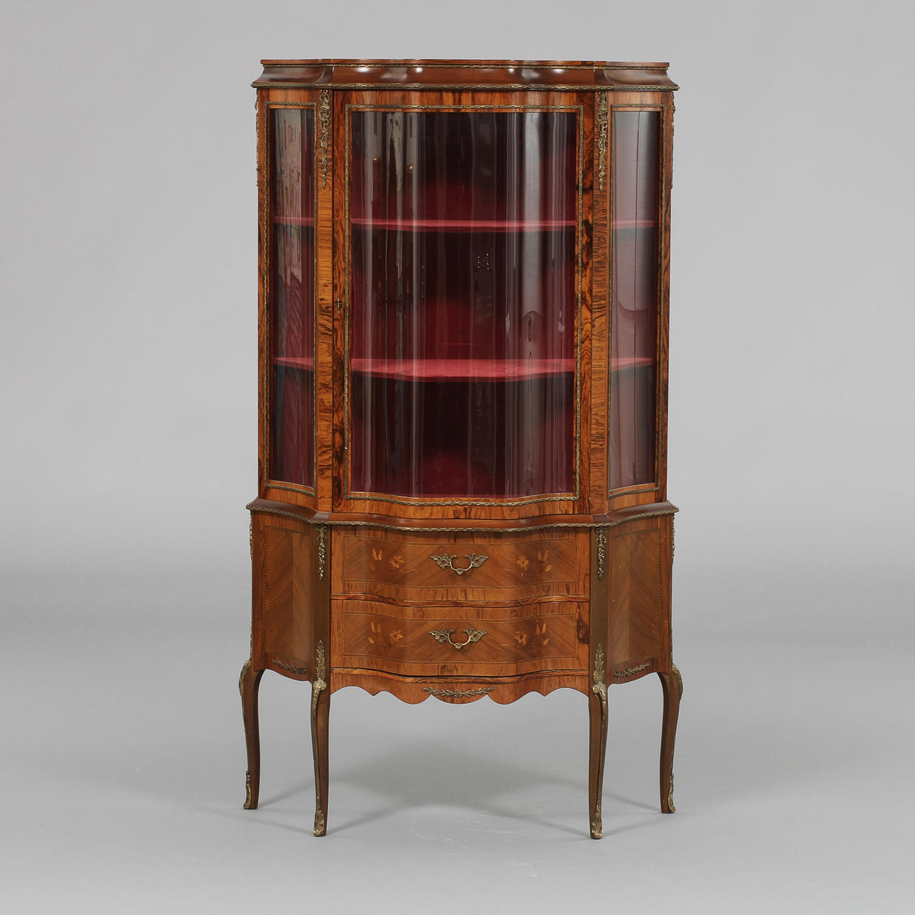 VITRINSKÅP, Rokokostil,1900-tal.