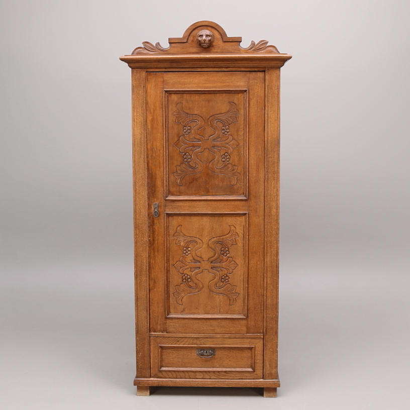 LINNÉSKÅP, ek, Charles Anderson - Falköping, 1900-talets första hälft, jugendstil.