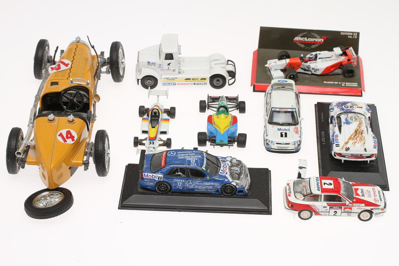 MODELLBILAR 9 stycken. Burago, Minichamps, Gama med flera.