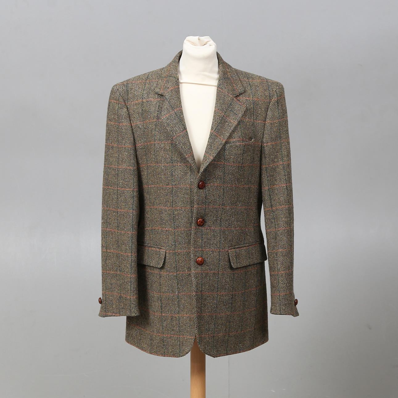 KAVAJ, Tweed, Barbour.