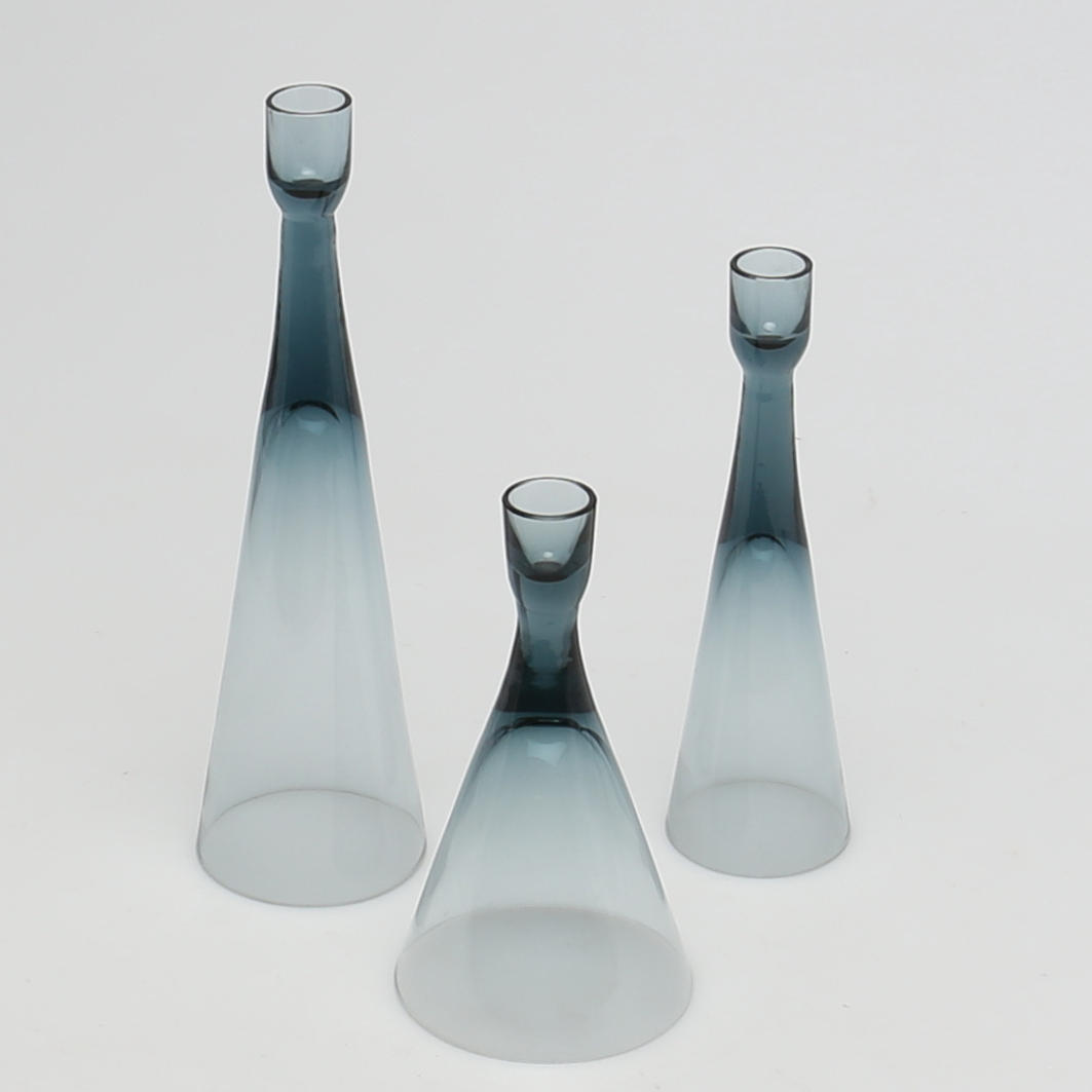 LJUSSTAKAR. Glas. 3 st. Blå glasmassa. Okänd designer.