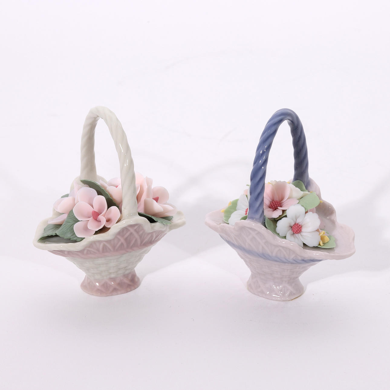 KORGAR, två stycken, porslin, Lladró, 90-tal.