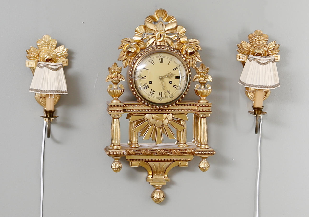 GULDPENDYL med Lampetter, Gustaviansk stil, 1950-tal.