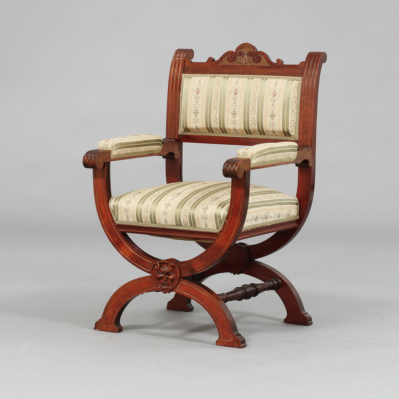 KARMSTOL, s k Dantestol, nyrenässans, 1800-talets slut.