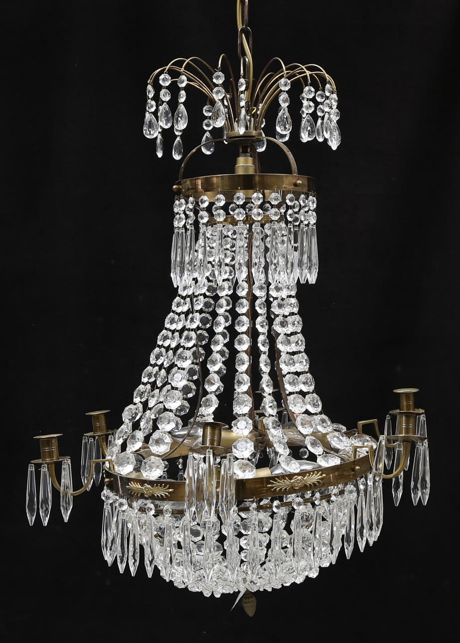 LJUSKRONA, Gustaviansk-stil, 1900-tal. Höjd utan kedja 75 cm.