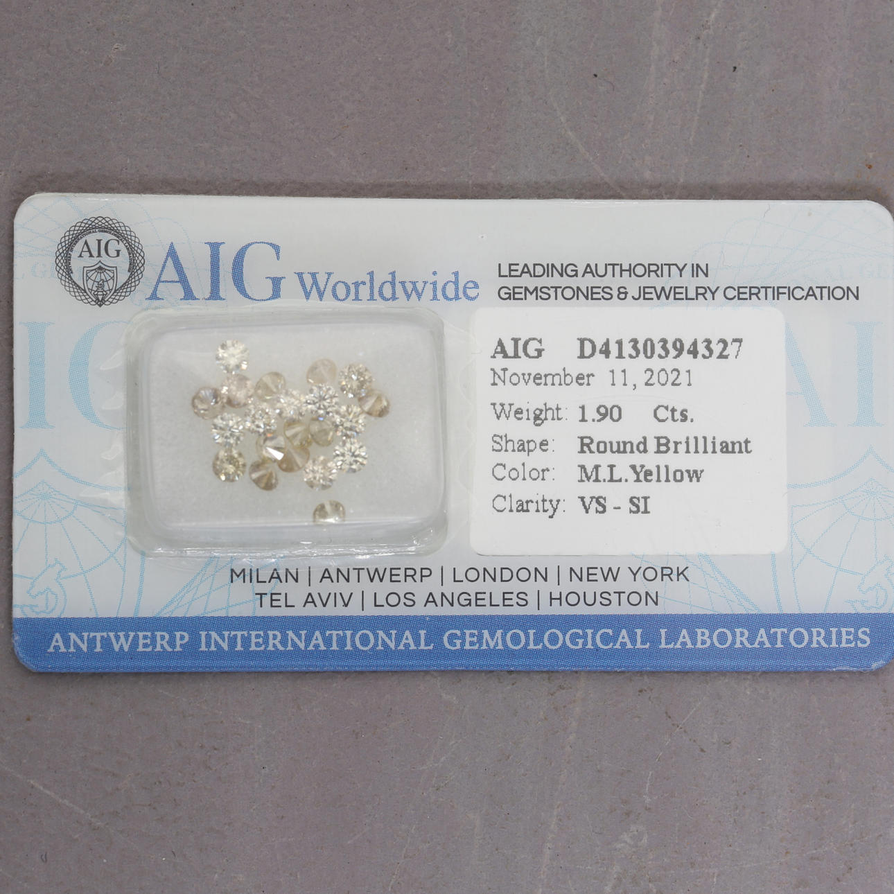 DIAMONDS, mixed light yellow, 1.90 ct, VS-SI.