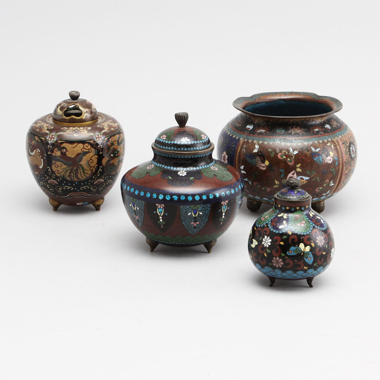TRIPODER, 4 st, cloisonné, Japan, 1800/1900-tal.