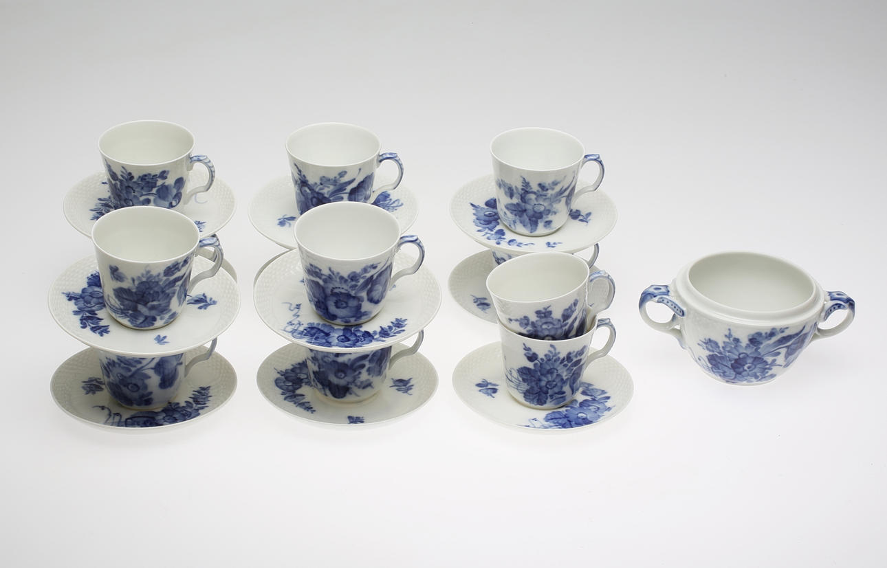 KAFFESERVIS, 24 delar, porslin "Blå blomst", Kunglig Dansk.