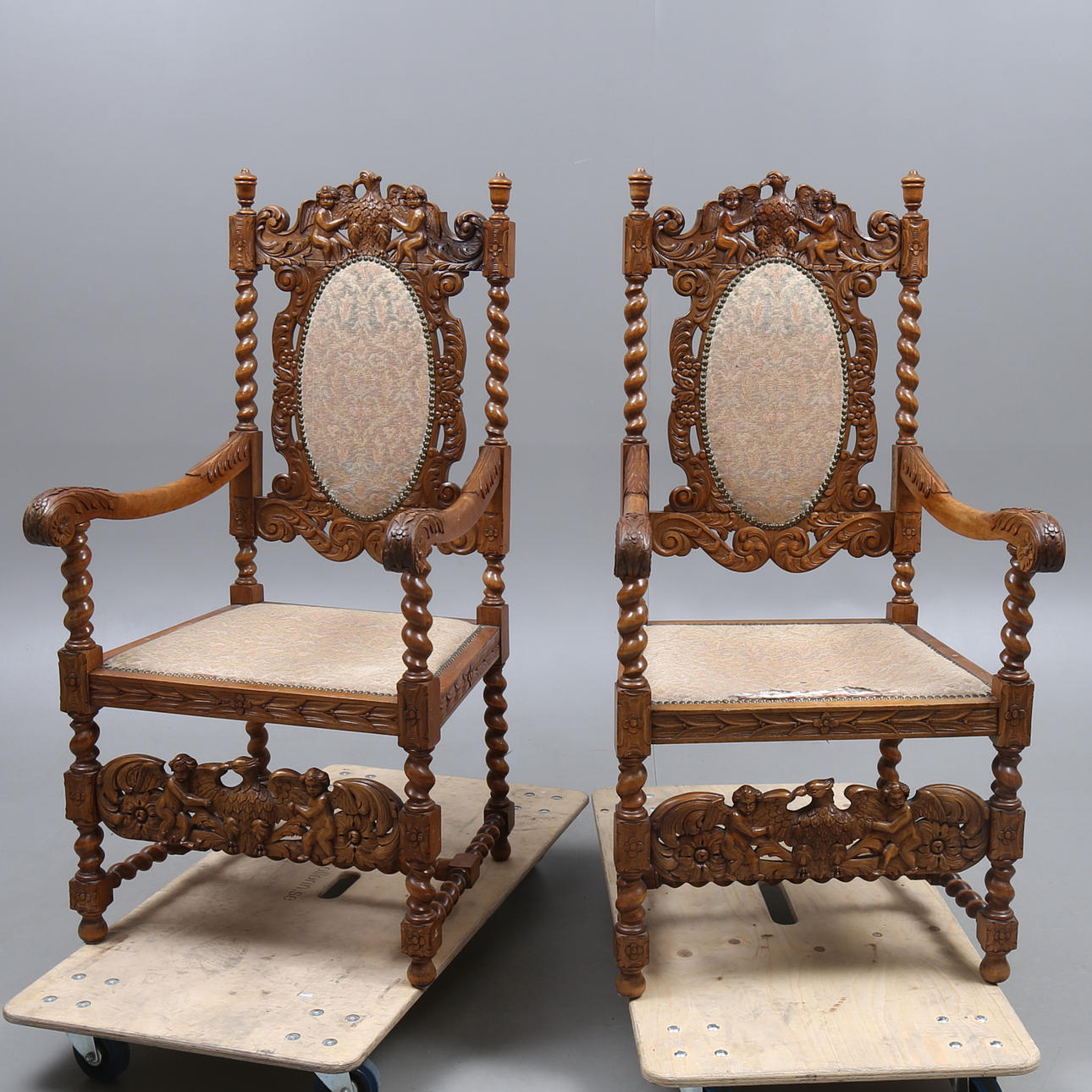 KARMSTOLAR, ett par, barockstil, 1900-tal.