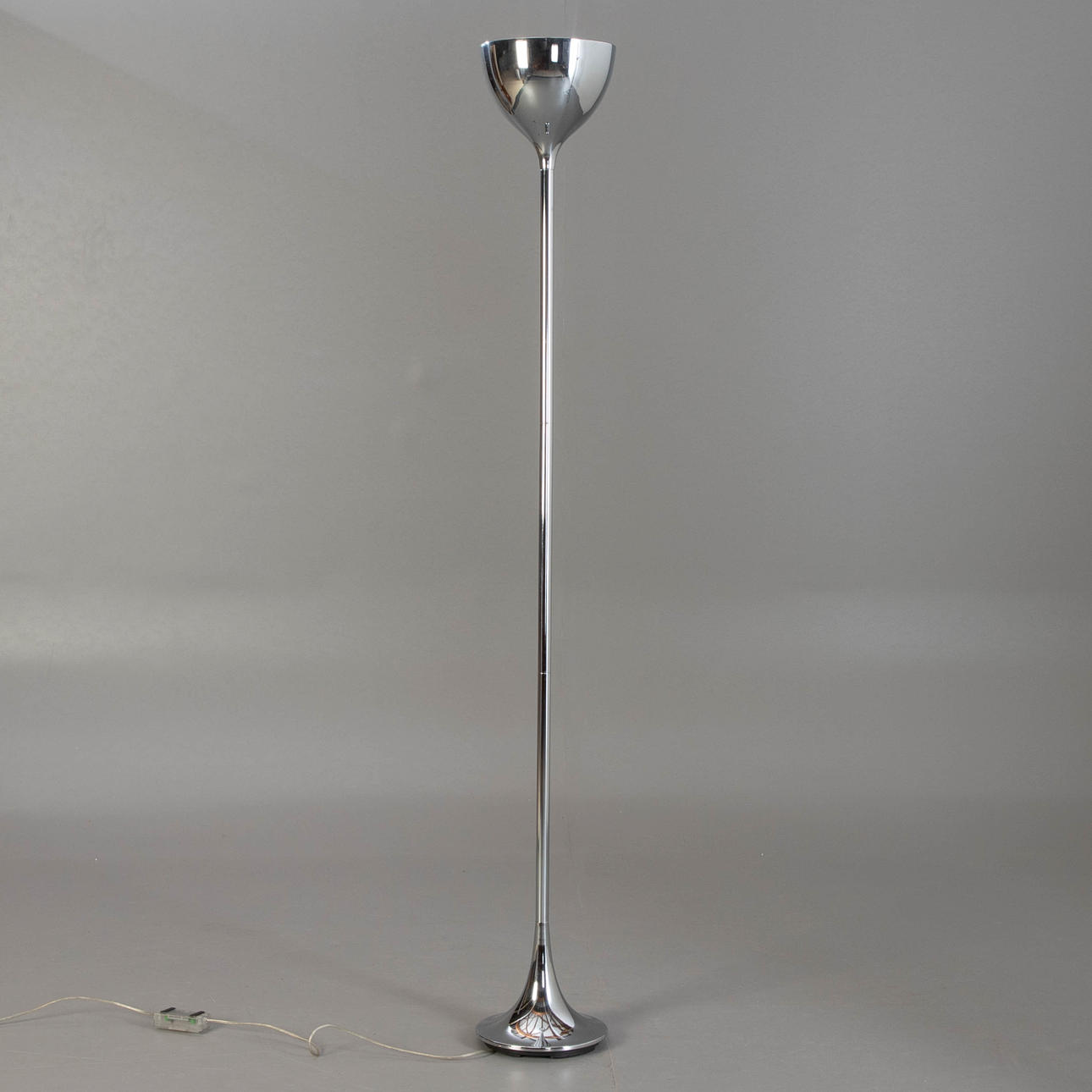 Stehlampe/Deckenfluter, Chrom, italienisches Design.