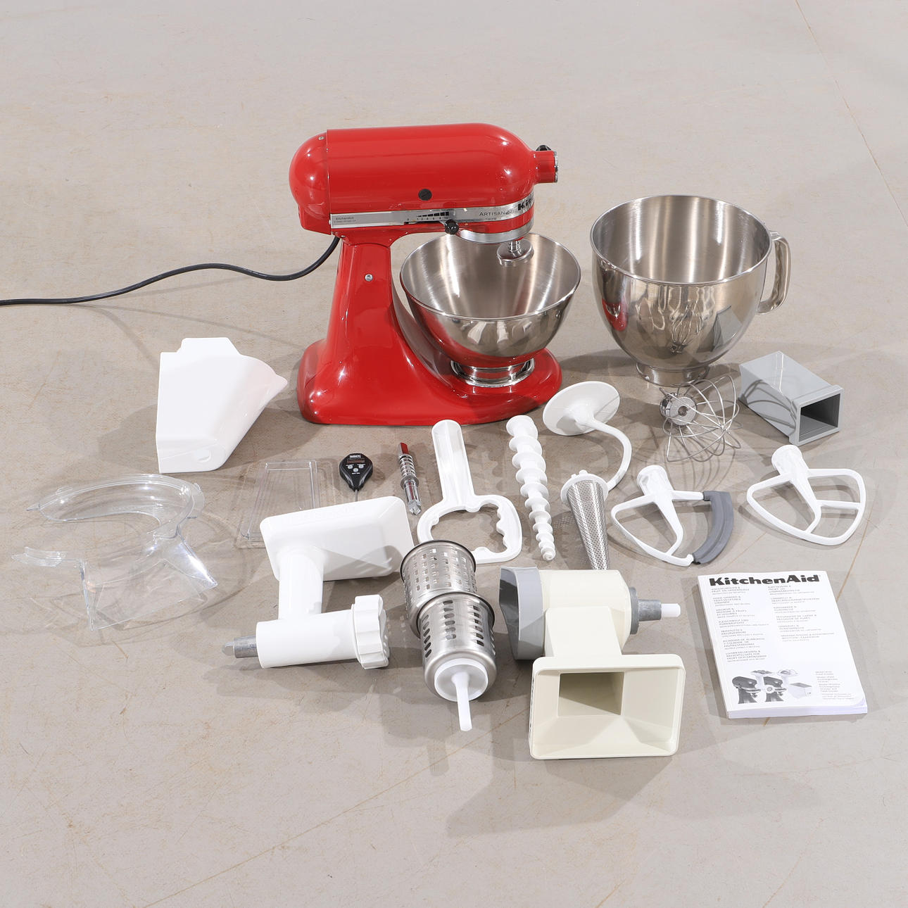 KØKKENMASKINE, KitchenAid Artisan med tilbehør.